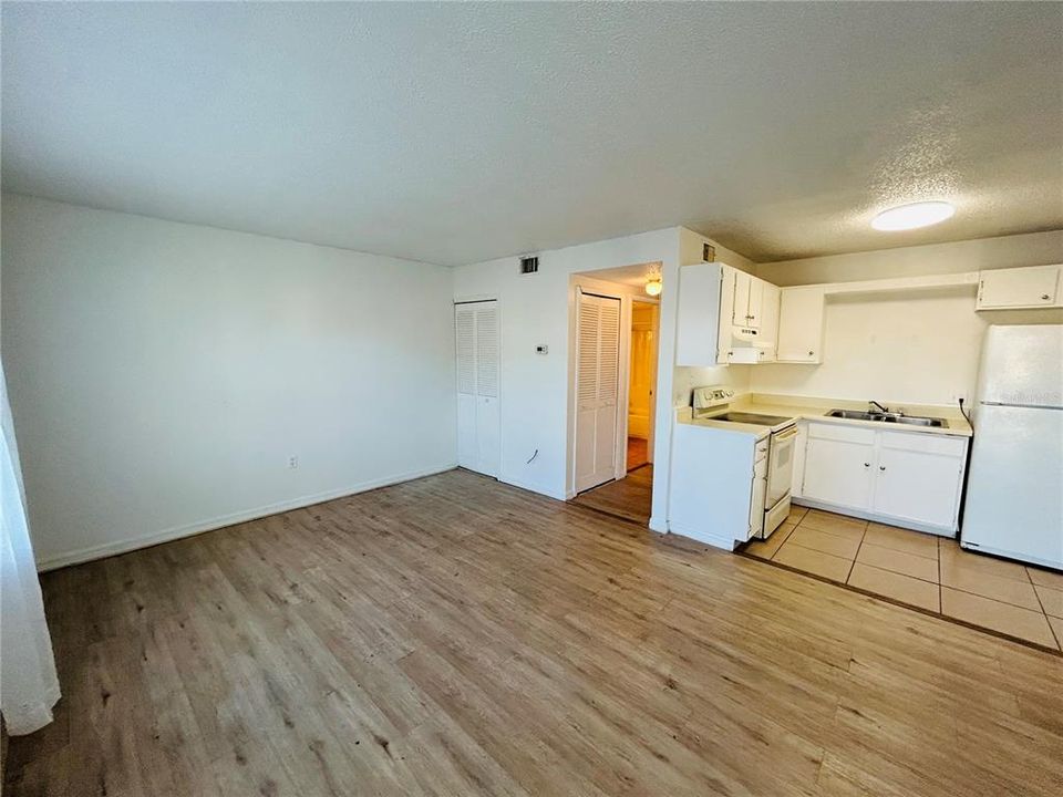 For Rent: $995 (1 beds, 1 baths, 608 Square Feet)