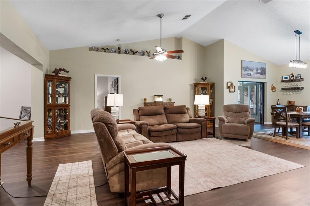 待售: $494,000 (3 贝兹, 2 浴室, 2285 平方英尺)