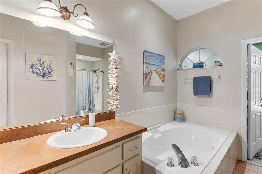 待售: $494,000 (3 贝兹, 2 浴室, 2285 平方英尺)