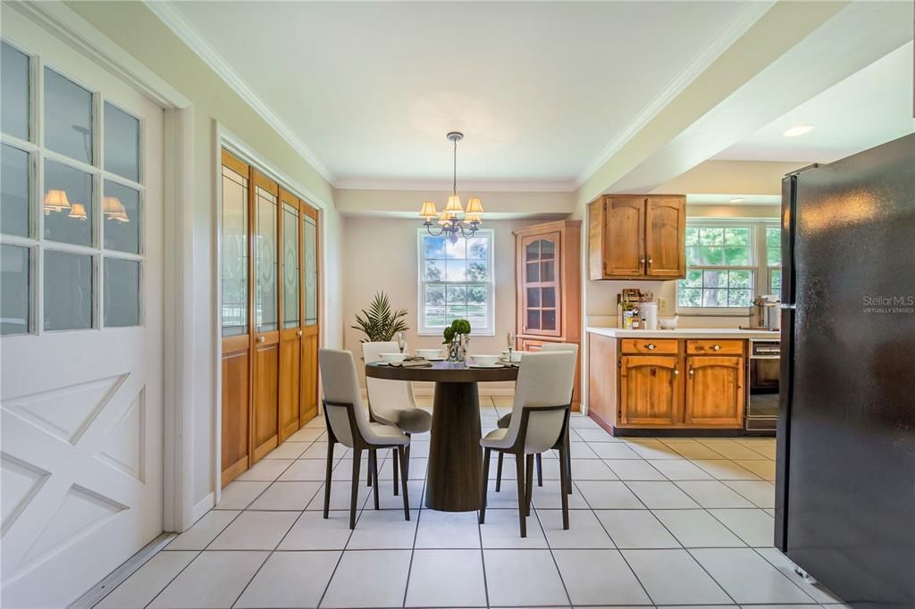 En Venta: $619,000 (3 camas, 2 baños, 2403 Pies cuadrados)