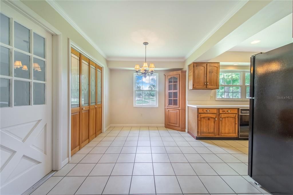 En Venta: $619,000 (3 camas, 2 baños, 2403 Pies cuadrados)