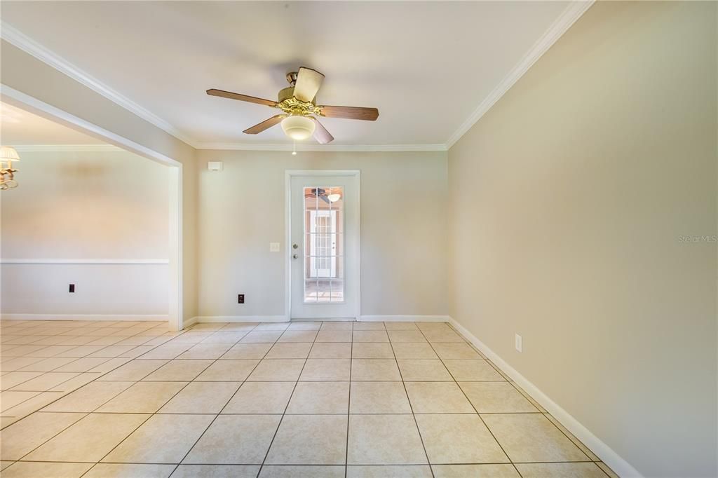 En Venta: $619,000 (3 camas, 2 baños, 2403 Pies cuadrados)