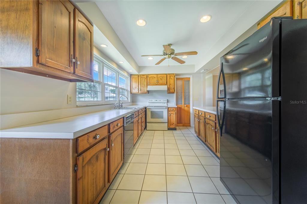 En Venta: $619,000 (3 camas, 2 baños, 2403 Pies cuadrados)