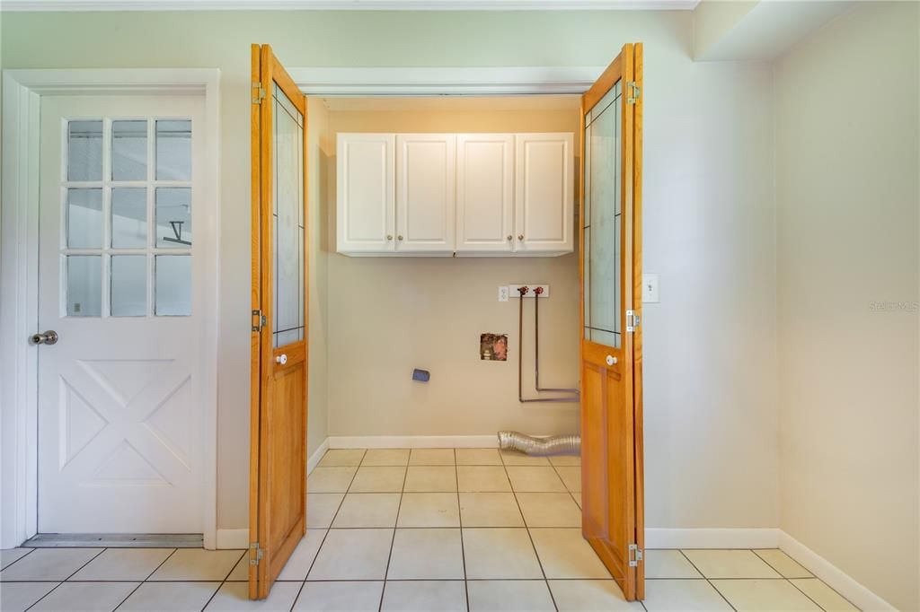 En Venta: $619,000 (3 camas, 2 baños, 2403 Pies cuadrados)