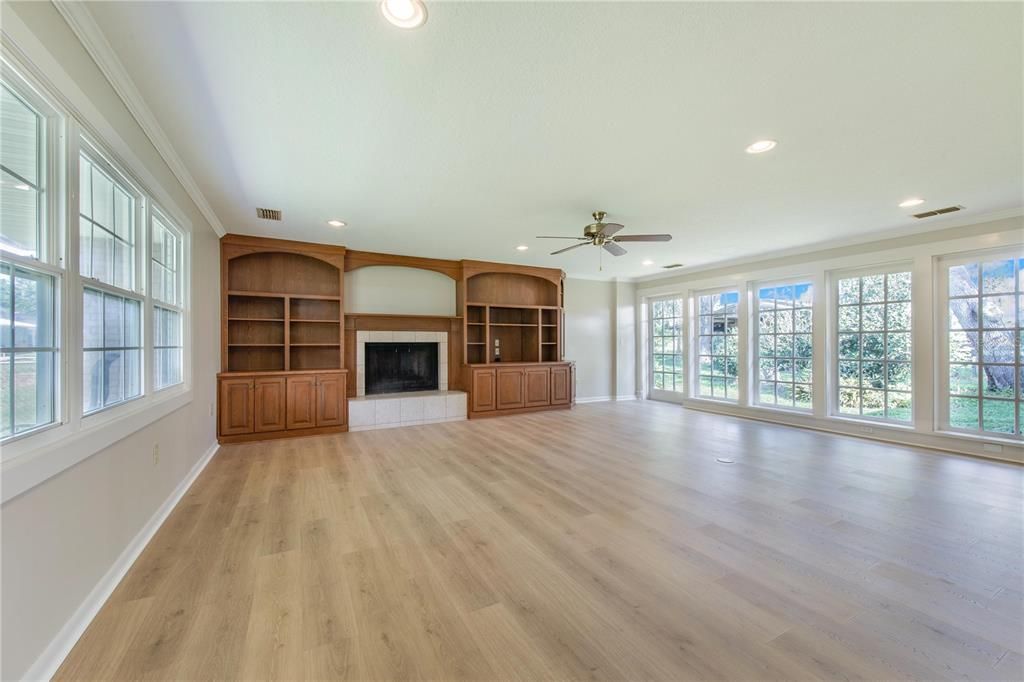 En Venta: $619,000 (3 camas, 2 baños, 2403 Pies cuadrados)