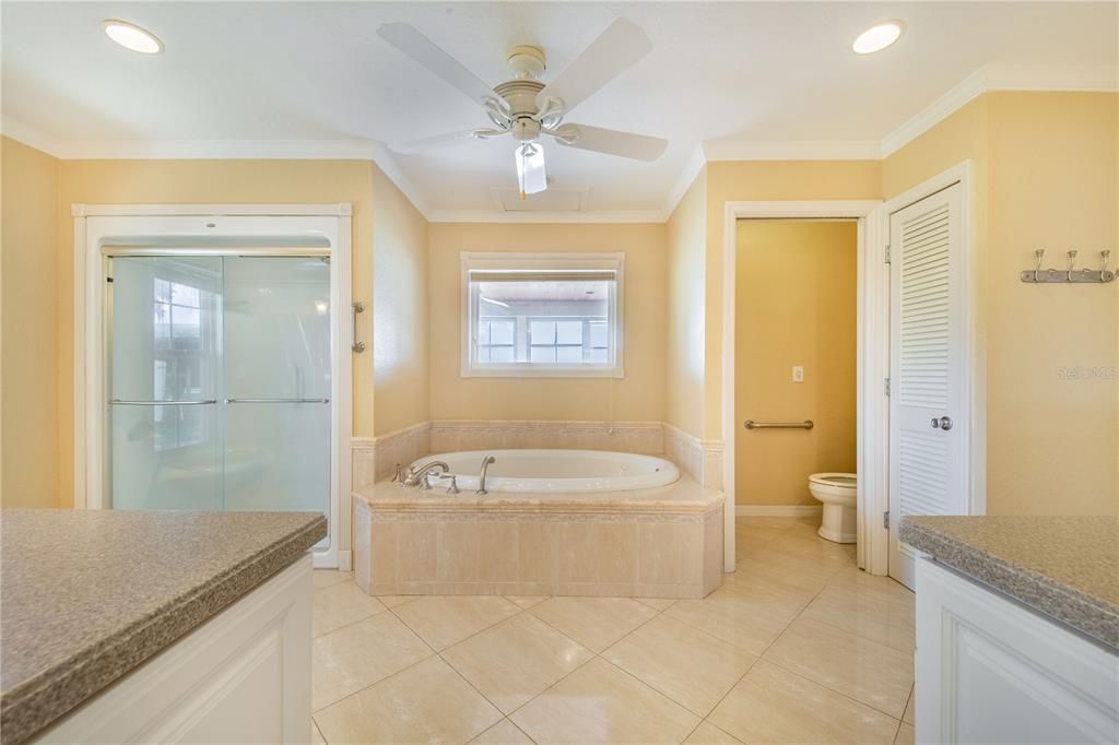 En Venta: $619,000 (3 camas, 2 baños, 2403 Pies cuadrados)