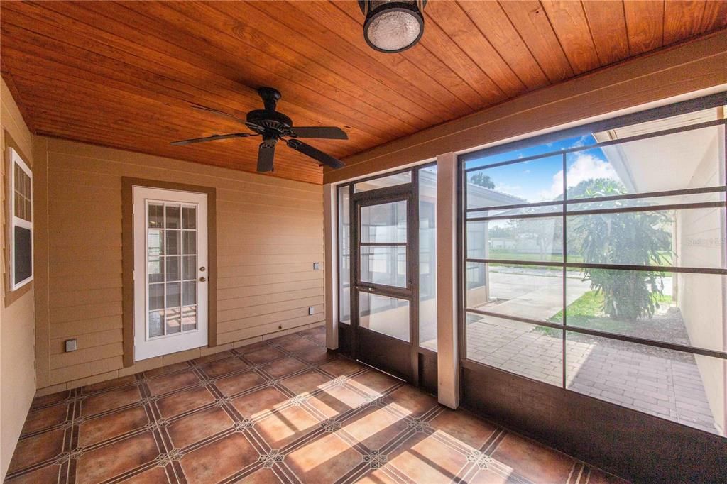 En Venta: $619,000 (3 camas, 2 baños, 2403 Pies cuadrados)