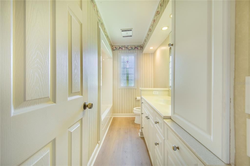 En Venta: $619,000 (3 camas, 2 baños, 2403 Pies cuadrados)