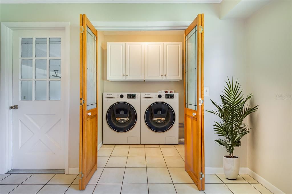 En Venta: $619,000 (3 camas, 2 baños, 2403 Pies cuadrados)