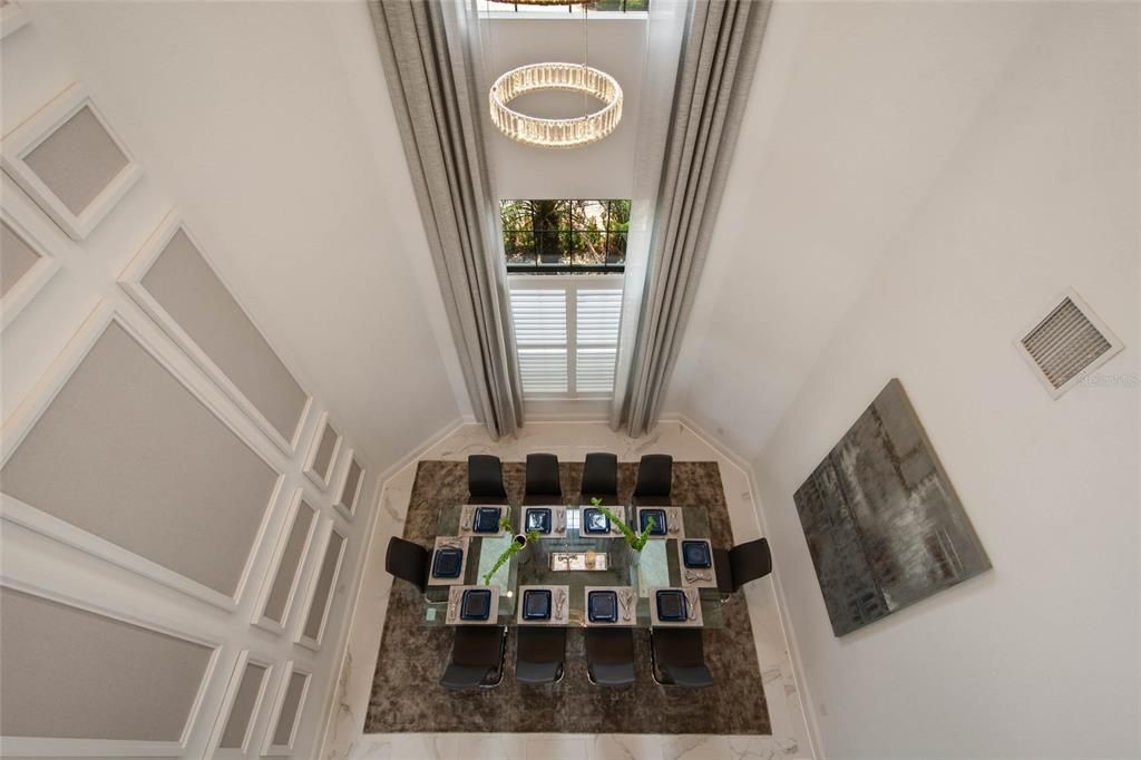 Под контрактом: $3,400,000 (6 спален, 6 ванн, 7559 Квадратных фут)