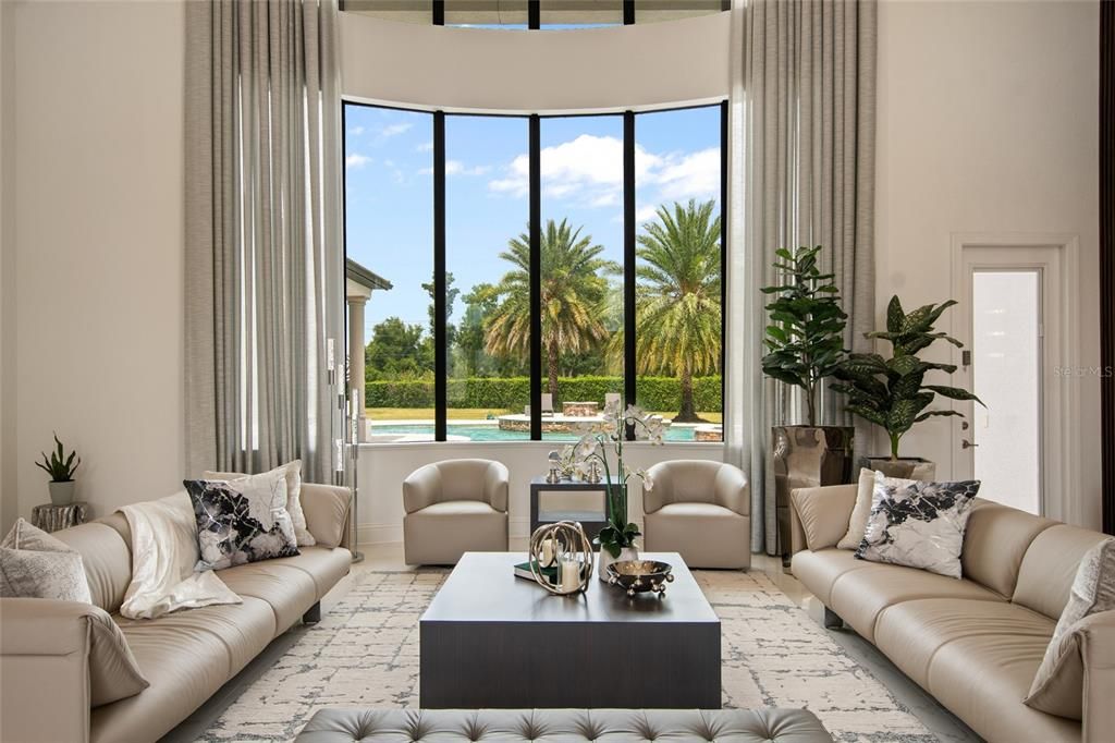 Под контрактом: $3,400,000 (6 спален, 6 ванн, 7559 Квадратных фут)