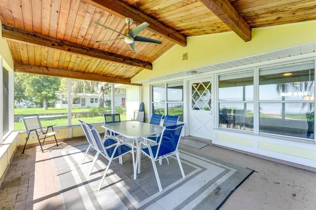 For Sale: $850,000 (3 beds, 2 baths, 1752 Square Feet)