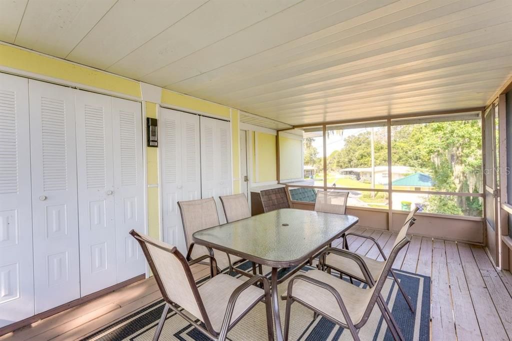 For Sale: $850,000 (3 beds, 2 baths, 1752 Square Feet)