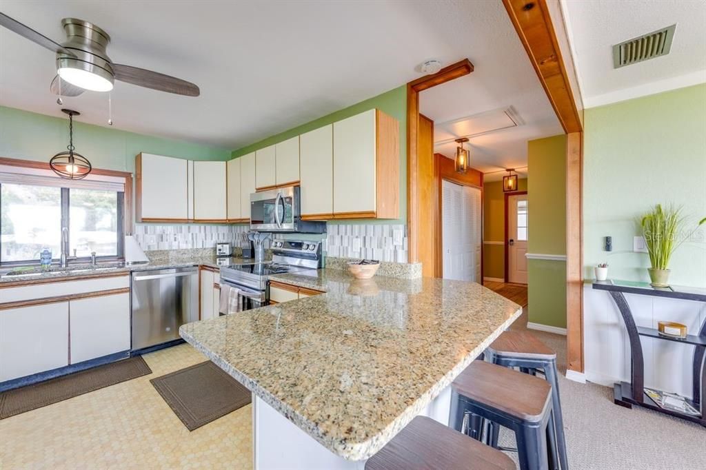 For Sale: $850,000 (3 beds, 2 baths, 1752 Square Feet)