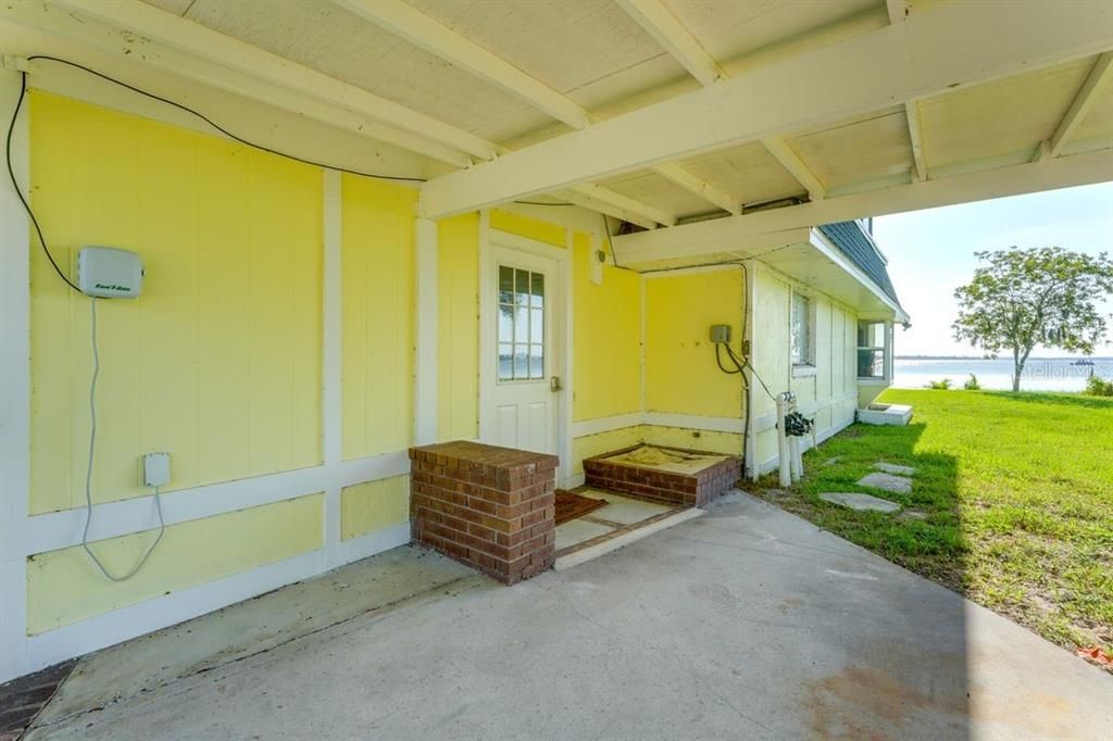 For Sale: $850,000 (3 beds, 2 baths, 1752 Square Feet)