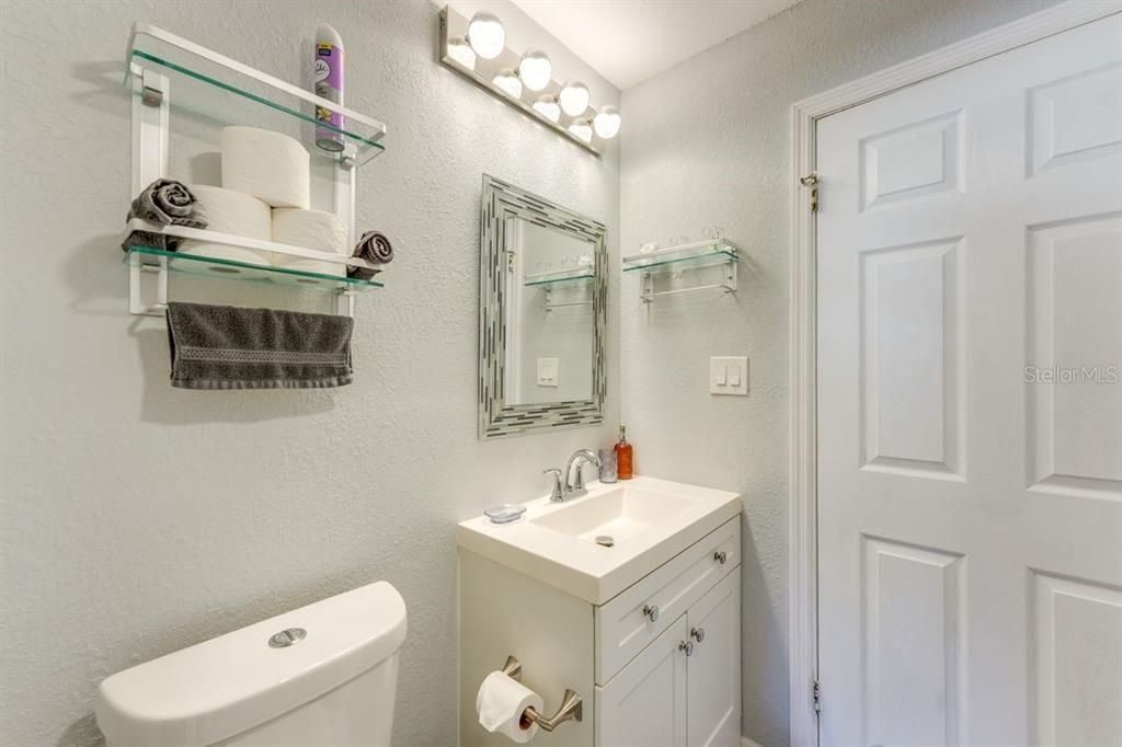 For Sale: $850,000 (3 beds, 2 baths, 1752 Square Feet)