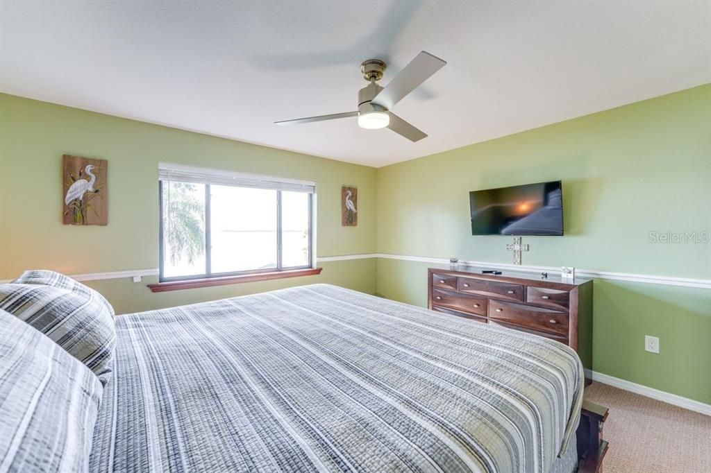 For Sale: $850,000 (3 beds, 2 baths, 1752 Square Feet)