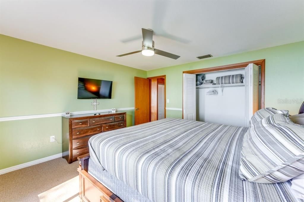 For Sale: $850,000 (3 beds, 2 baths, 1752 Square Feet)