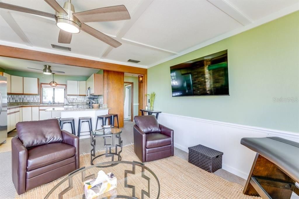 For Sale: $850,000 (3 beds, 2 baths, 1752 Square Feet)