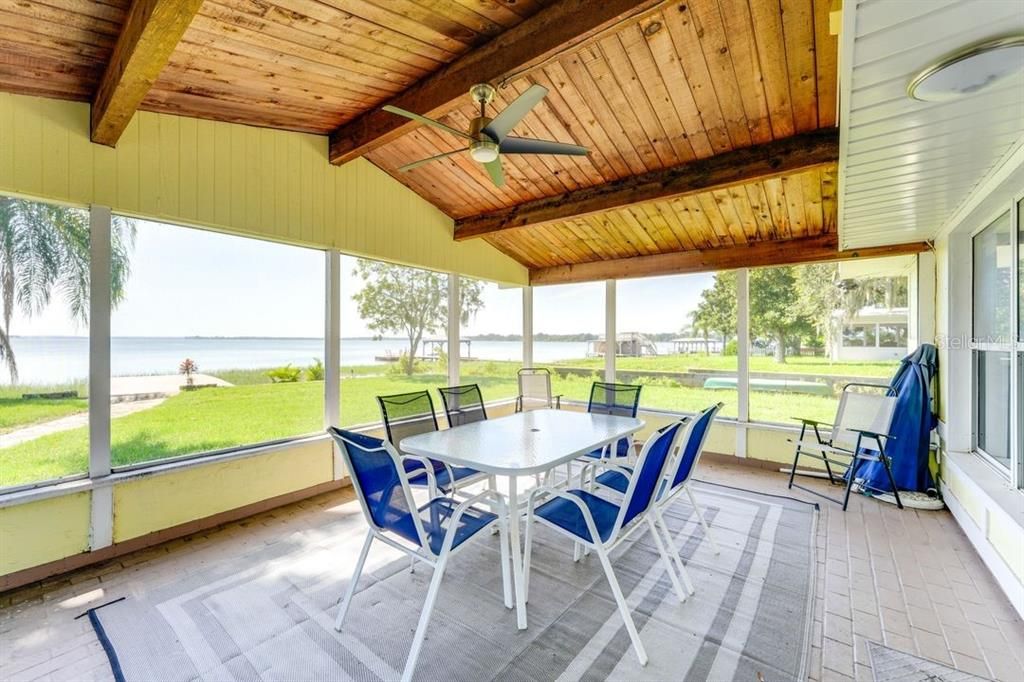 For Sale: $850,000 (3 beds, 2 baths, 1752 Square Feet)