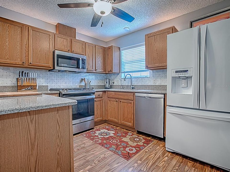 待售: $320,000 (3 贝兹, 2 浴室, 1203 平方英尺)