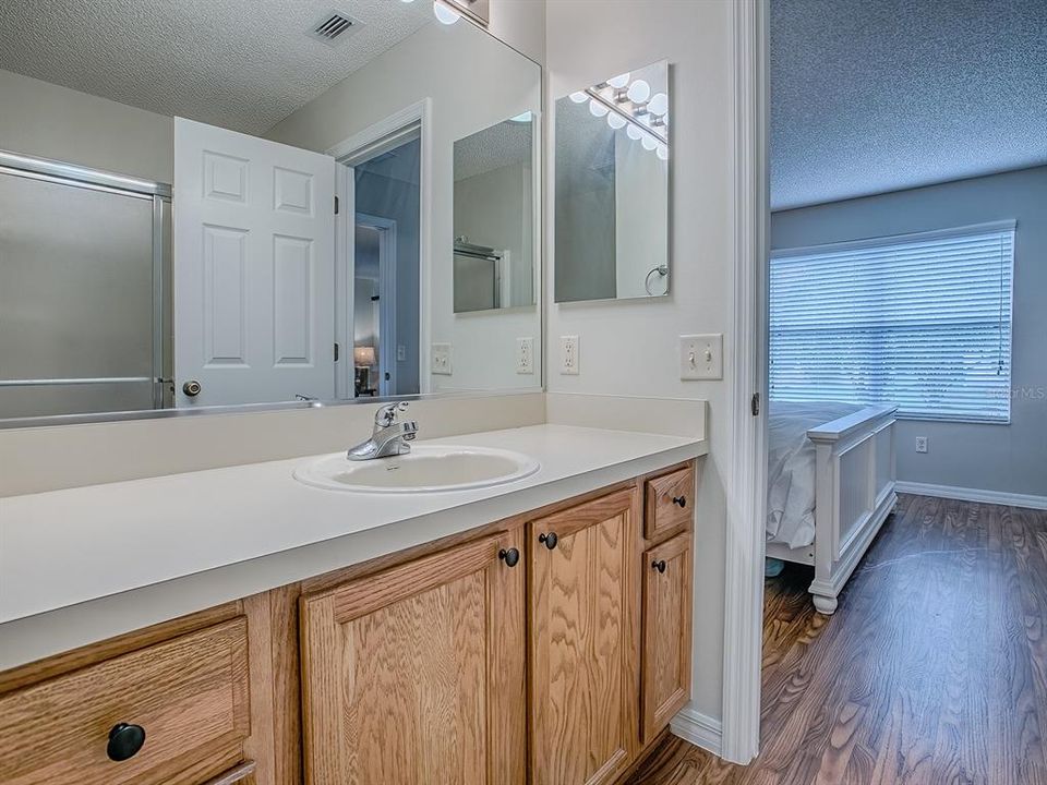 待售: $320,000 (3 贝兹, 2 浴室, 1203 平方英尺)