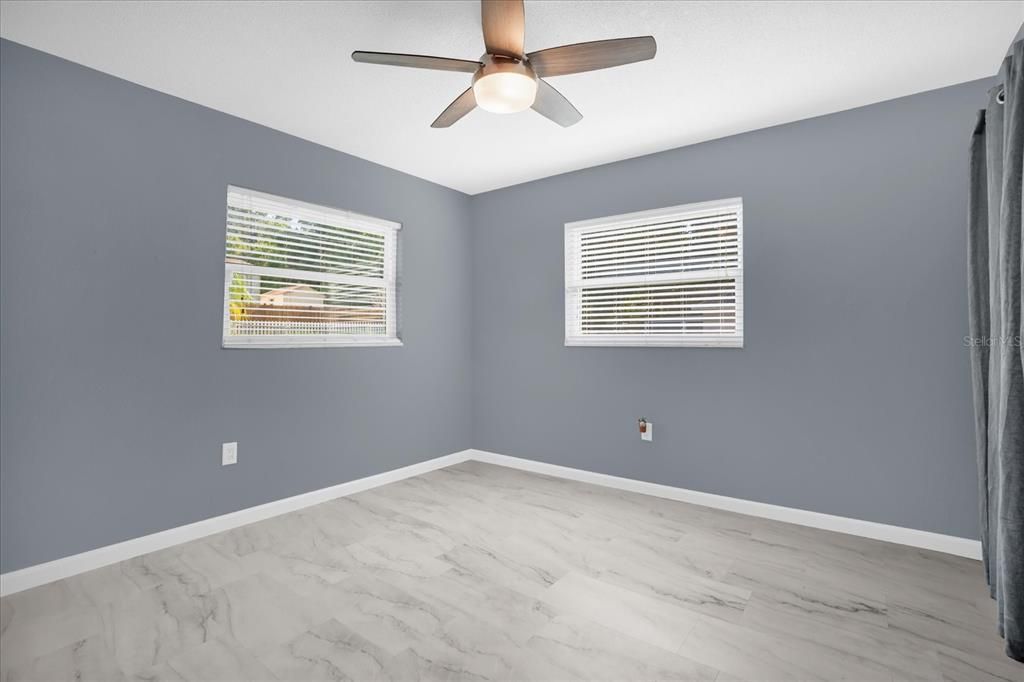 合同活跃: $355,000 (3 贝兹, 2 浴室, 1196 平方英尺)