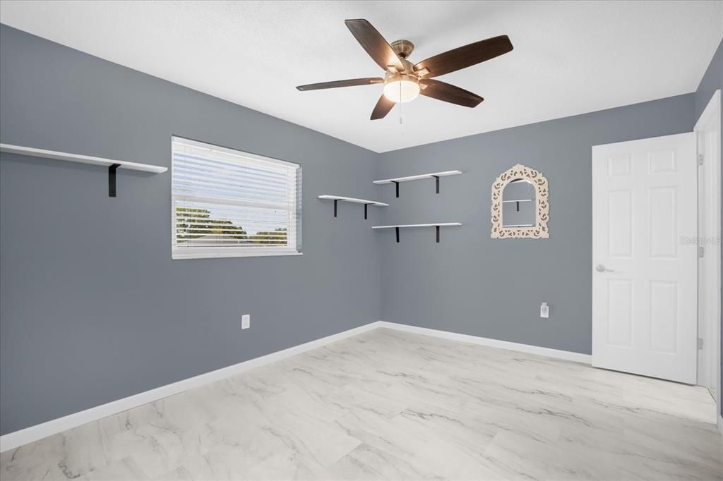 合同活跃: $355,000 (3 贝兹, 2 浴室, 1196 平方英尺)