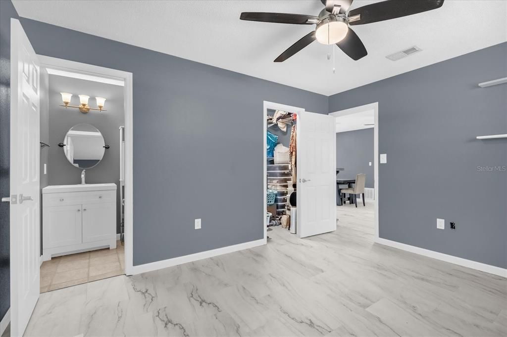 合同活跃: $355,000 (3 贝兹, 2 浴室, 1196 平方英尺)