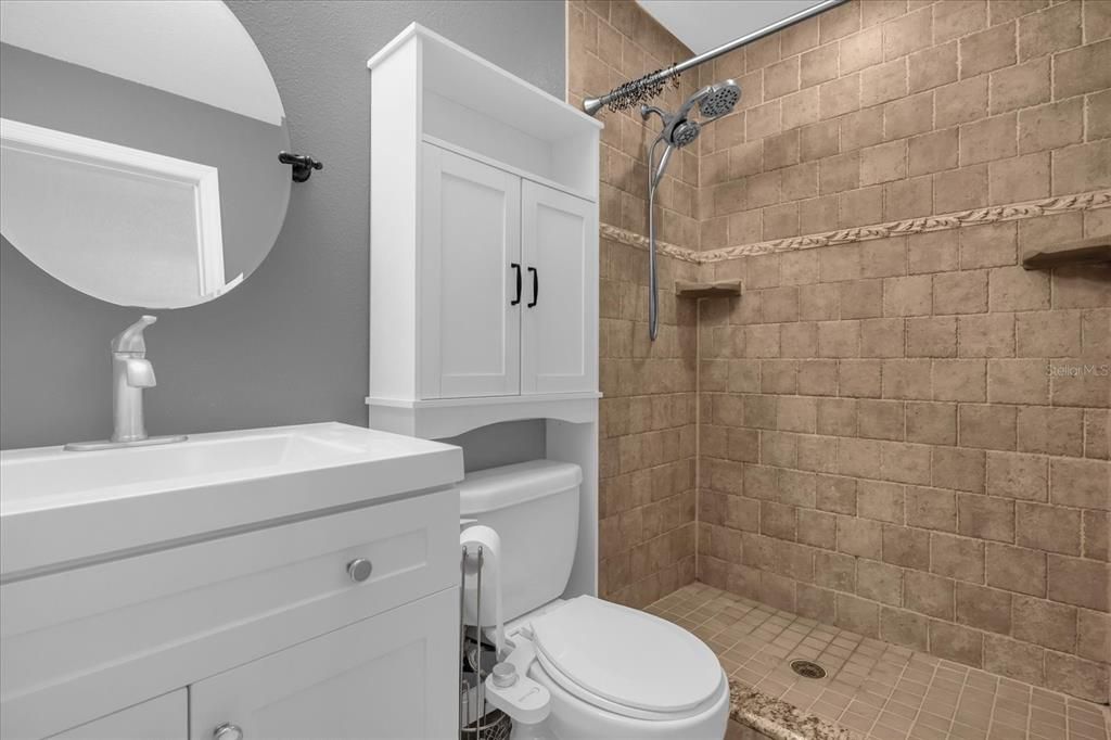 合同活跃: $355,000 (3 贝兹, 2 浴室, 1196 平方英尺)