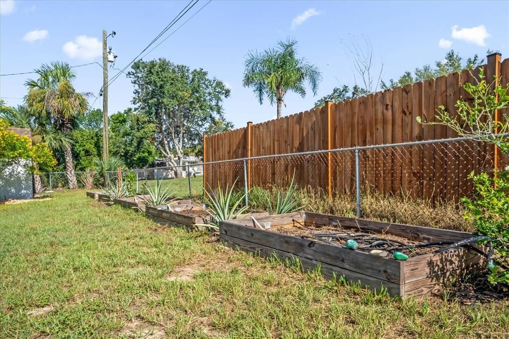 合同活跃: $355,000 (3 贝兹, 2 浴室, 1196 平方英尺)