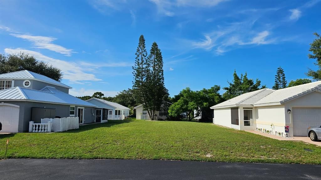 For Sale: $45,000 (0.10 acres)