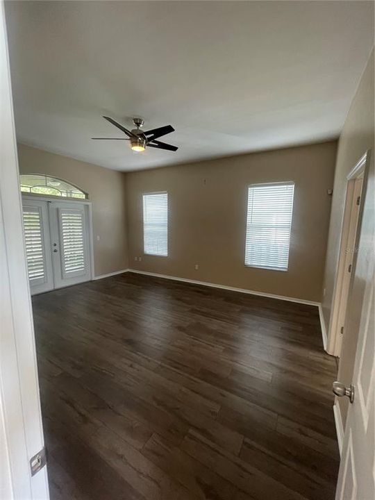 出租: $3,600 (4 贝兹, 3 浴室, 2875 平方英尺)