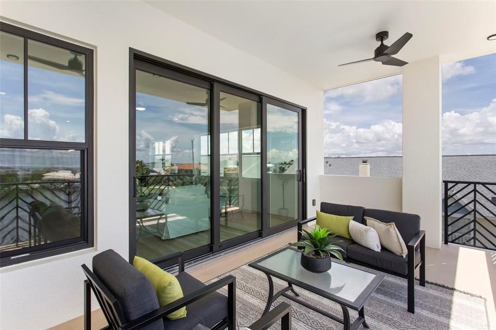 待售: $2,750,000 (4 贝兹, 3 浴室, 3126 平方英尺)