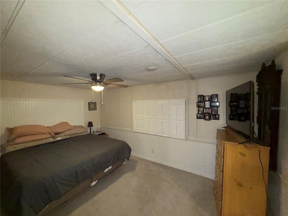 For Sale: $275,000 (3 beds, 2 baths, 1296 Square Feet)