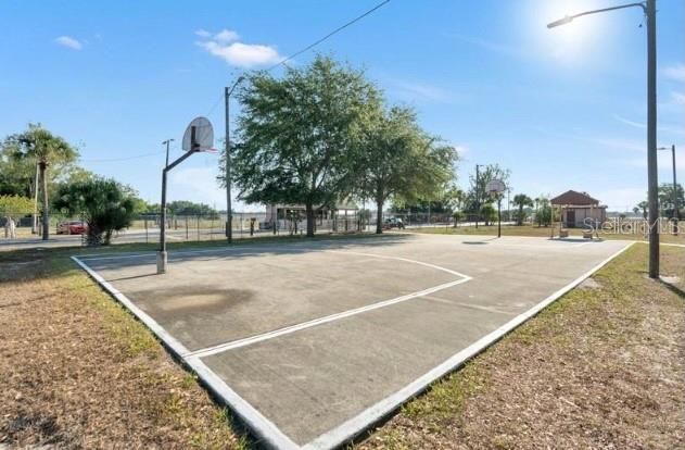 待售: $35,000 (0.06 acres)