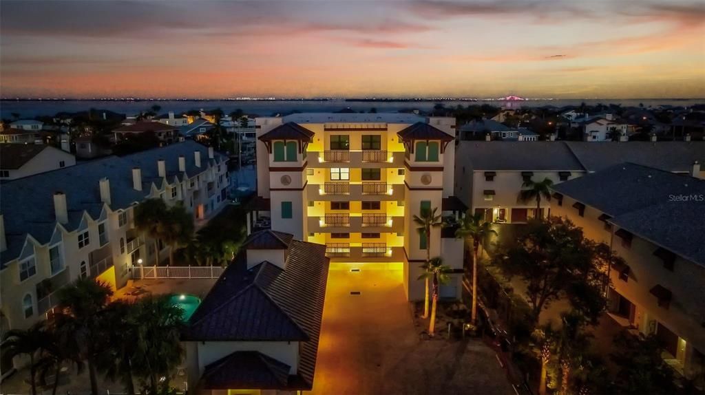 На продажу: $2,675,000 (4 спален, 3 ванн, 3126 Квадратных фут)