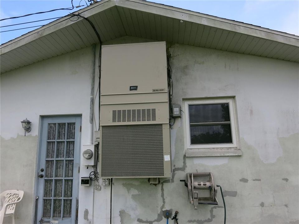 For Sale: $389,000 (3 beds, 2 baths, 2021 Square Feet)