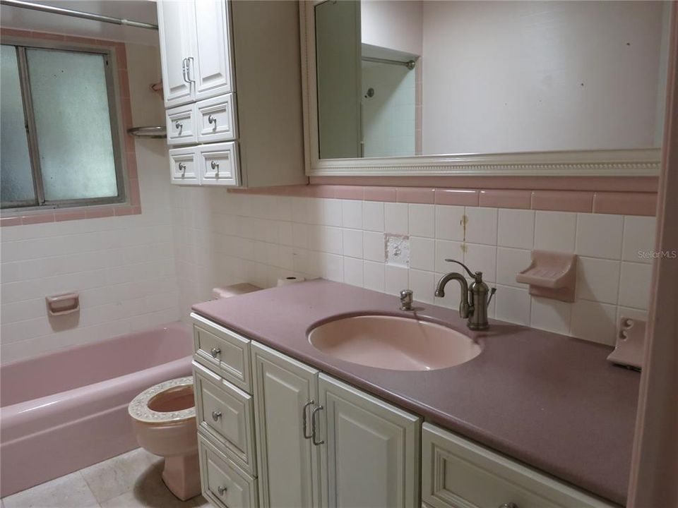 For Sale: $389,000 (3 beds, 2 baths, 2021 Square Feet)