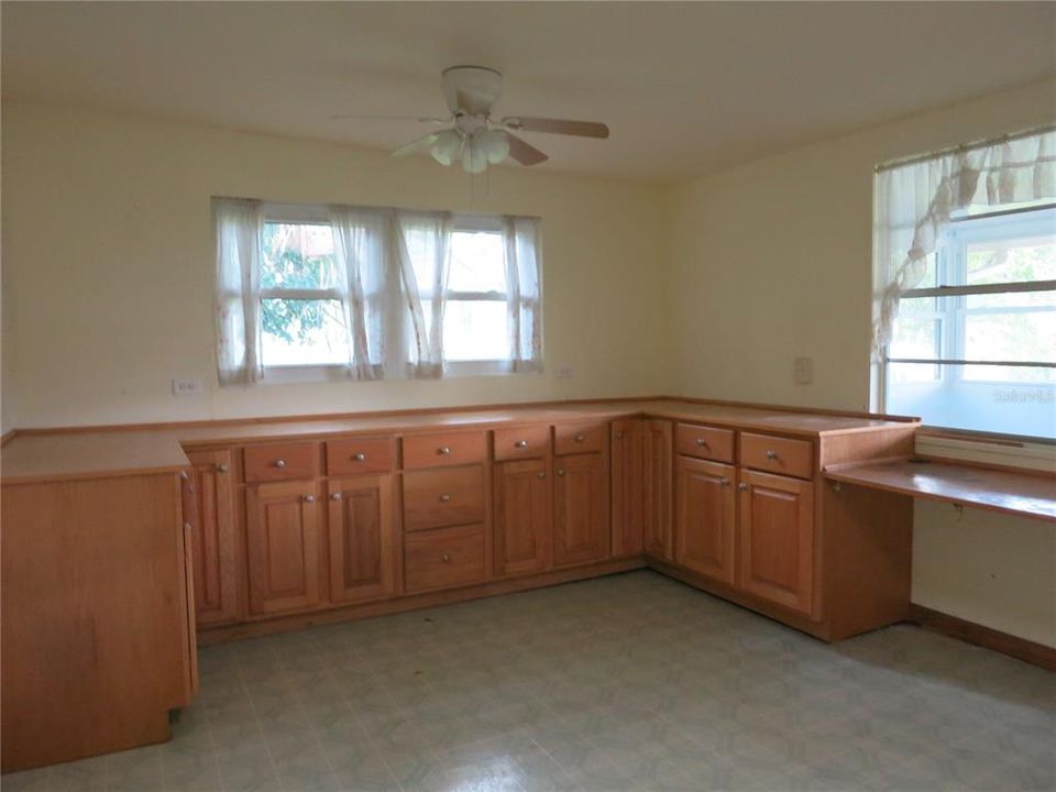 For Sale: $389,000 (3 beds, 2 baths, 2021 Square Feet)