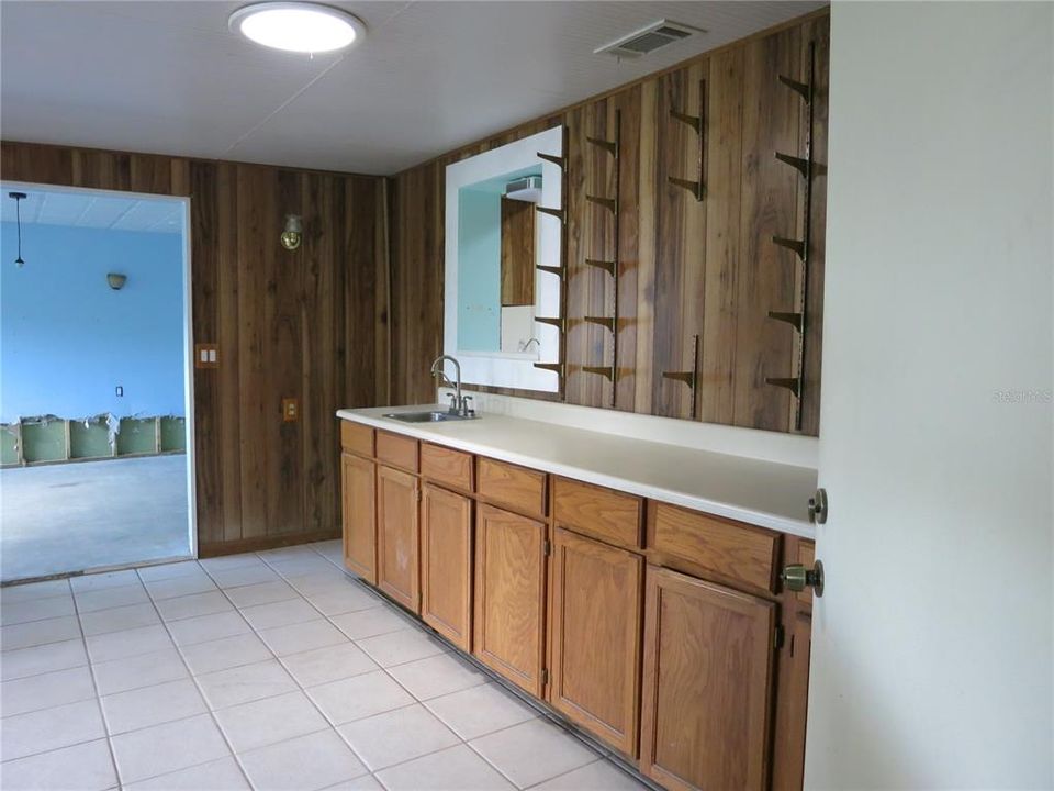 For Sale: $389,000 (3 beds, 2 baths, 2021 Square Feet)