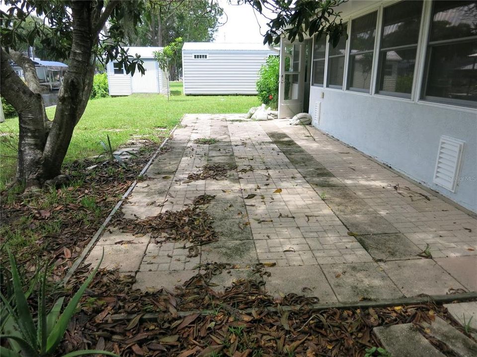 For Sale: $389,000 (3 beds, 2 baths, 2021 Square Feet)