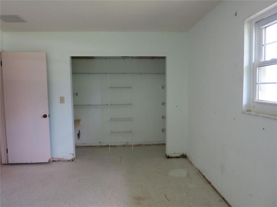 For Sale: $389,000 (3 beds, 2 baths, 2021 Square Feet)