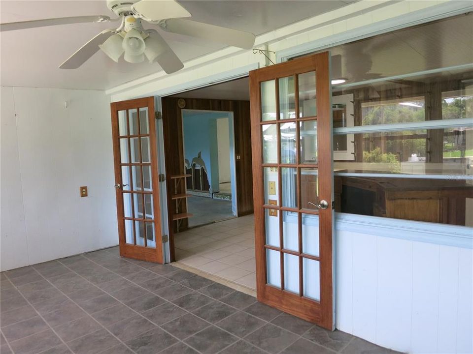 For Sale: $389,000 (3 beds, 2 baths, 2021 Square Feet)