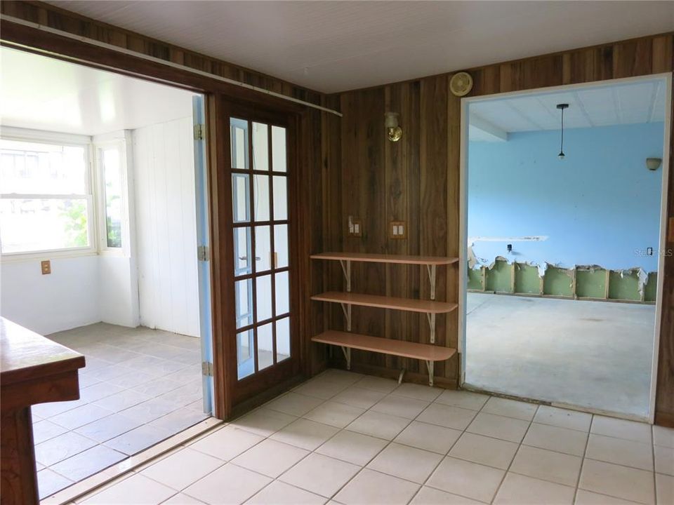 For Sale: $389,000 (3 beds, 2 baths, 2021 Square Feet)