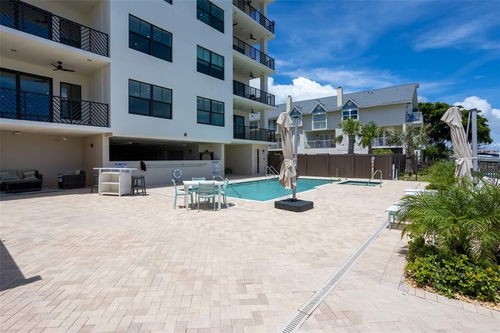 Active With Contract: $2,000,000 (3 beds, 3 baths, 3126 Square Feet)