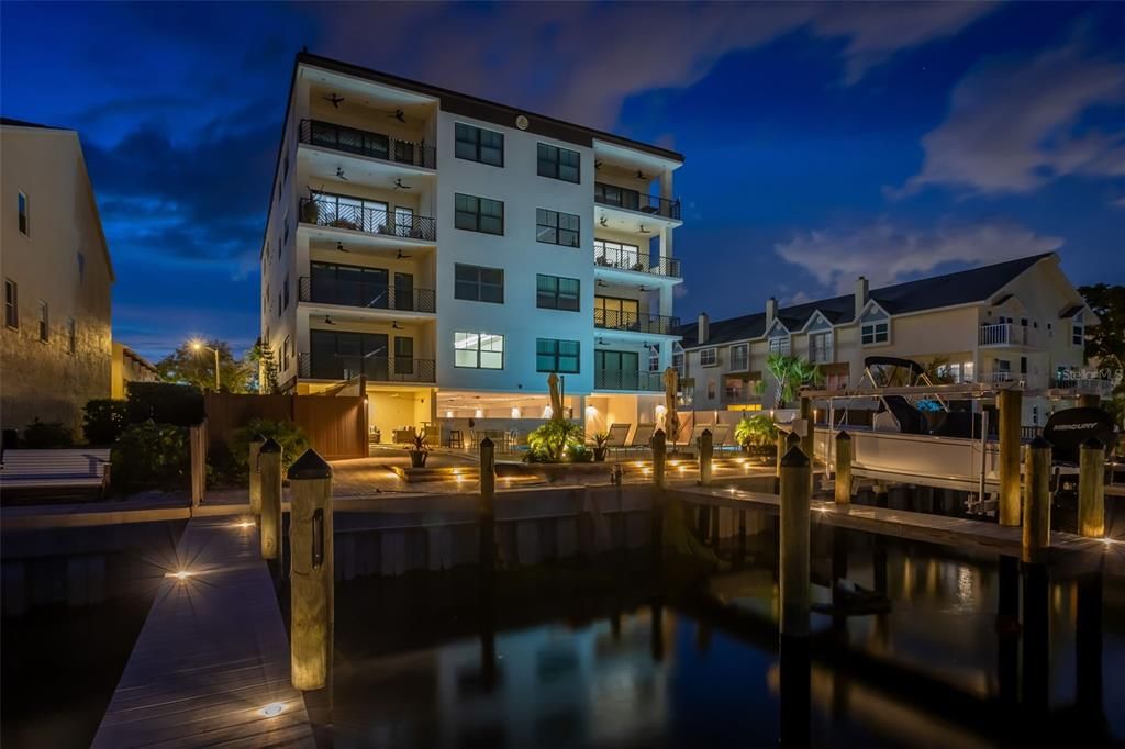 Active With Contract: $2,000,000 (3 beds, 3 baths, 3126 Square Feet)