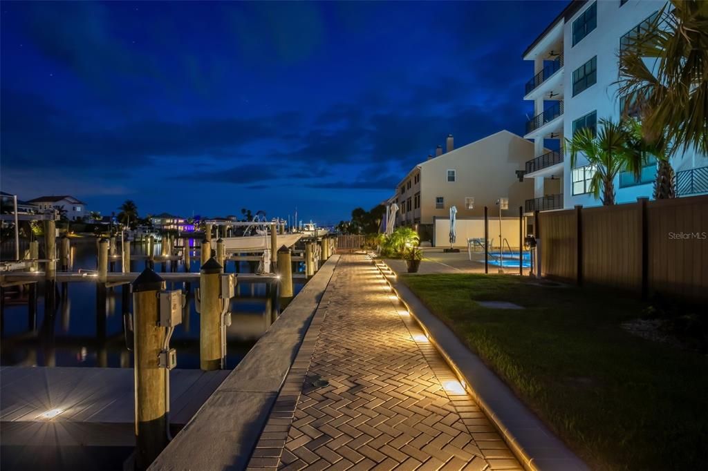 Active With Contract: $2,000,000 (3 beds, 3 baths, 3126 Square Feet)