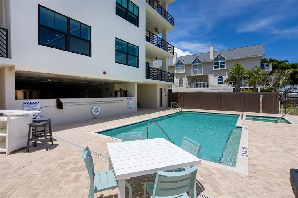 Active With Contract: $2,000,000 (3 beds, 3 baths, 3126 Square Feet)