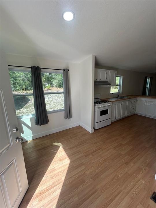 En Renta: $1,600 (3 camas, 2 baños, 1680 Pies cuadrados)